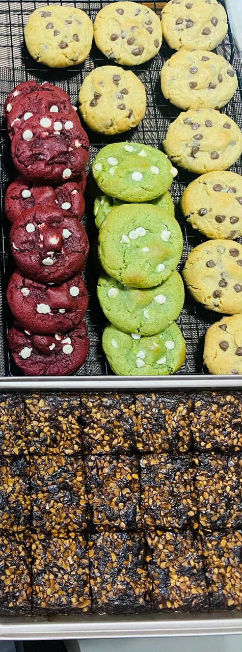 KapeeCat cookies and brownies